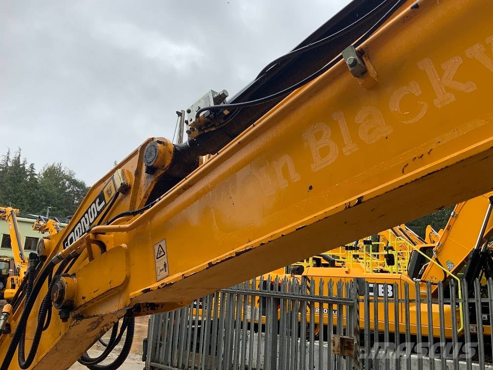 JCB JS 260 LC Gravemaskiner på larvebånd