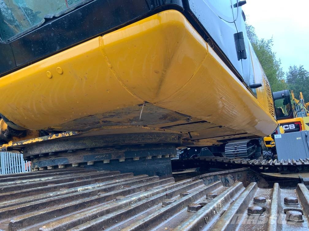 JCB JS 260 LC Gravemaskiner på larvebånd