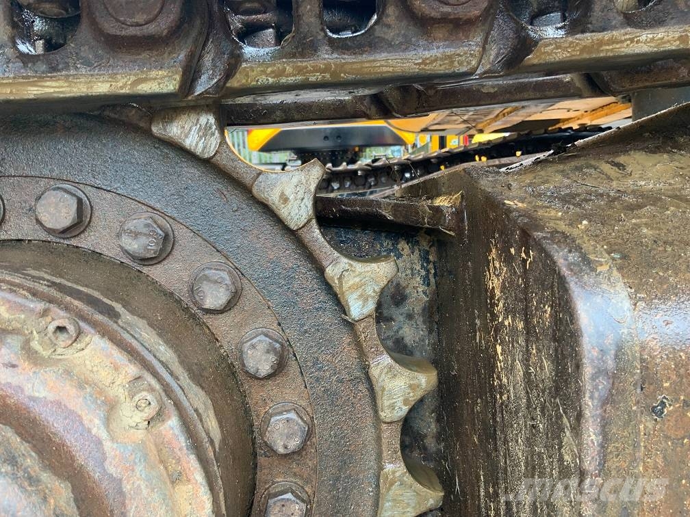 JCB JS 260 LC Gravemaskiner på larvebånd