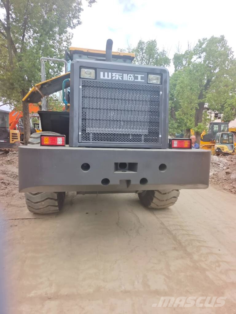 SDLG LG 956 L Shanghai largest supplier Incarcator pe pneuri