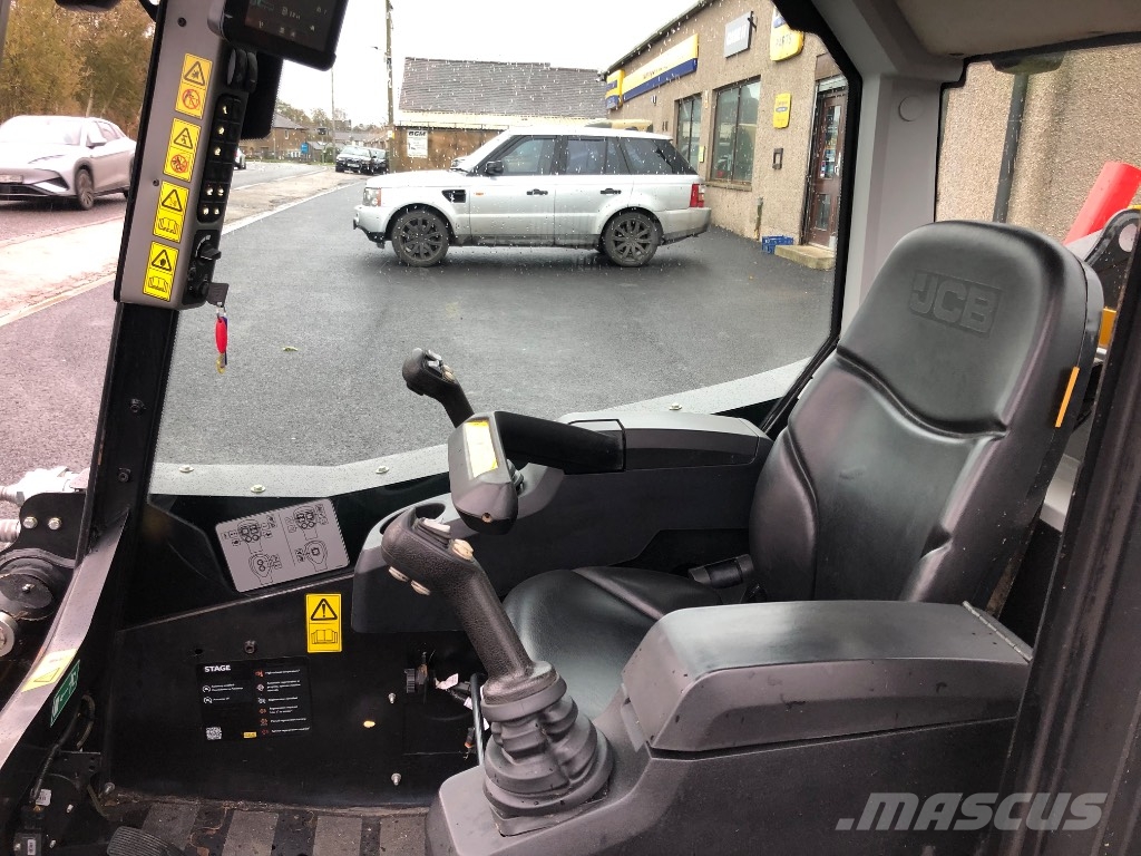 JCB 155 Lietoti riteņu kompaktiekrāvēji