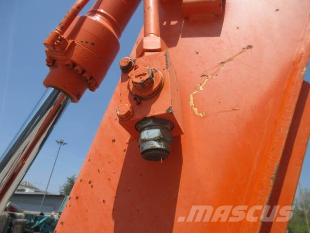 Hitachi ZX 135 US-6 Lánctalpas kotrók