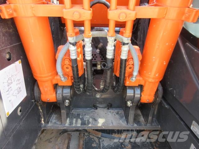 Hitachi ZX 135 US-6 Lánctalpas kotrók