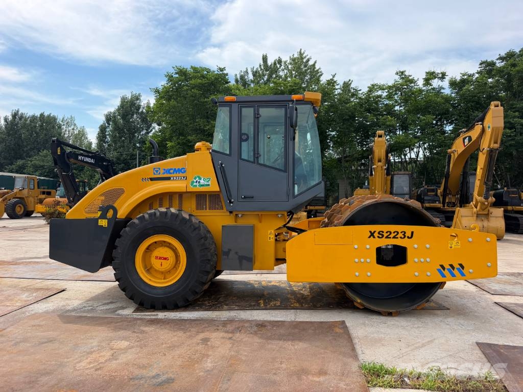 XCMG XS223J Грунтові котки