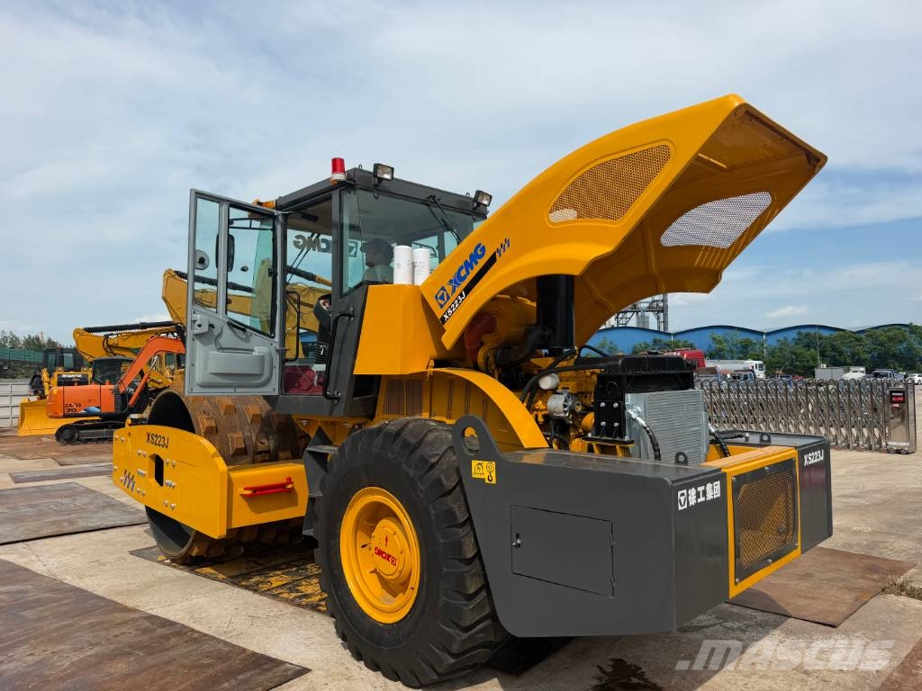 XCMG XS223J Грунтові котки