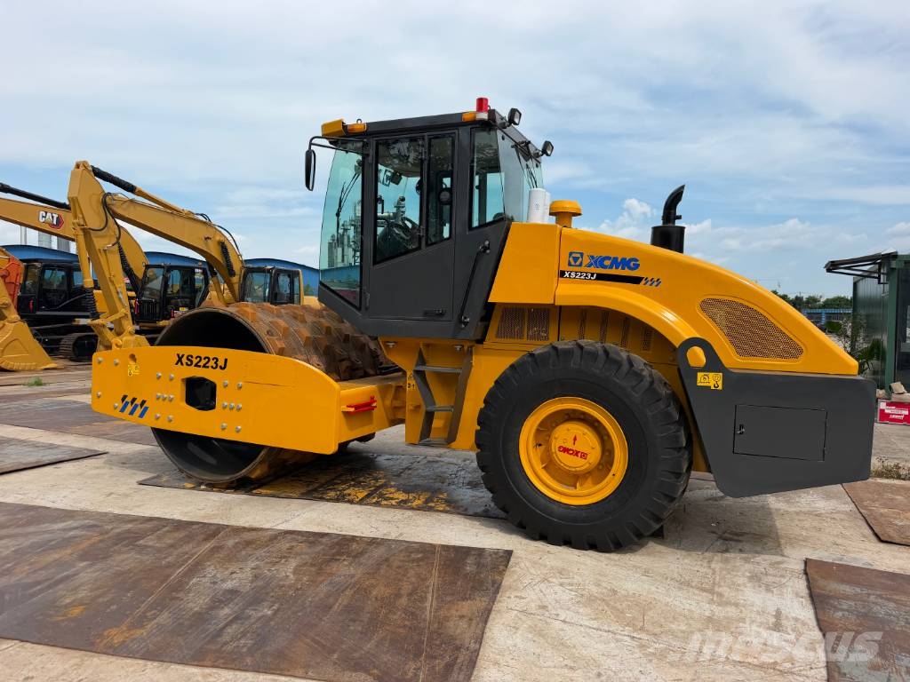XCMG XS223J Грунтові котки