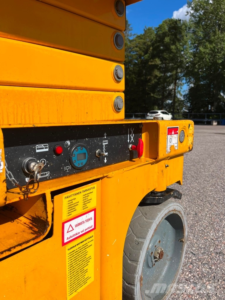 Haulotte Compact 12 Scheren-Arbeitsbühnen