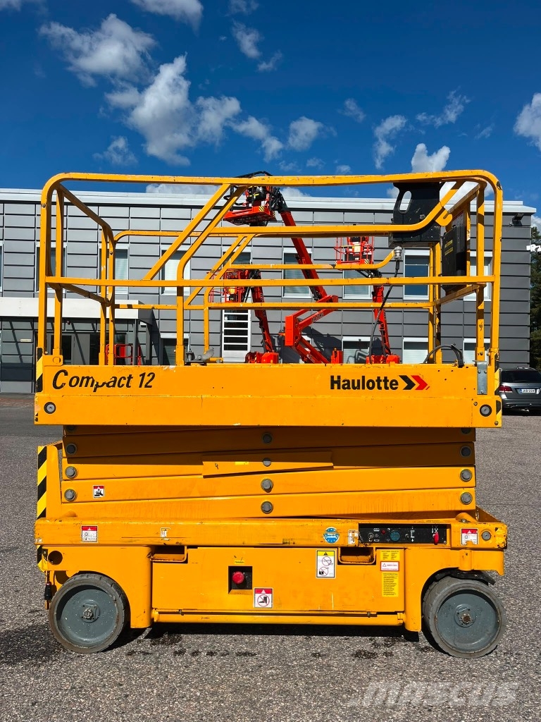 Haulotte Compact 12 Scheren-Arbeitsbühnen