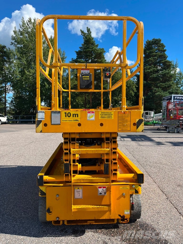 Haulotte Compact 12 Scheren-Arbeitsbühnen