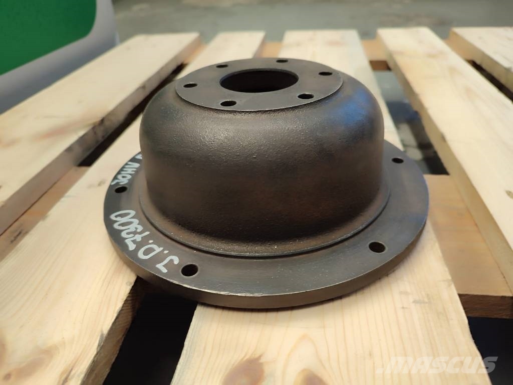 John Deere Fan hub Z81979 of the JOHN DEERE 6125HZ007 engine Mootorid