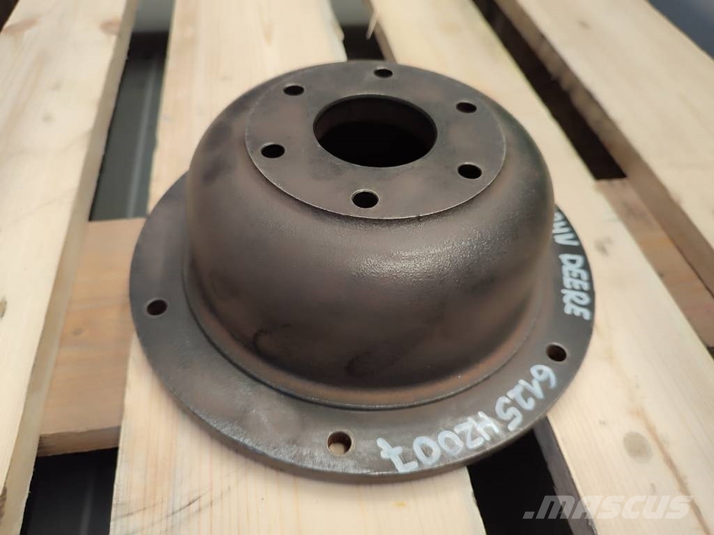 John Deere Fan hub Z81979 of the JOHN DEERE 6125HZ007 engine Mootorid