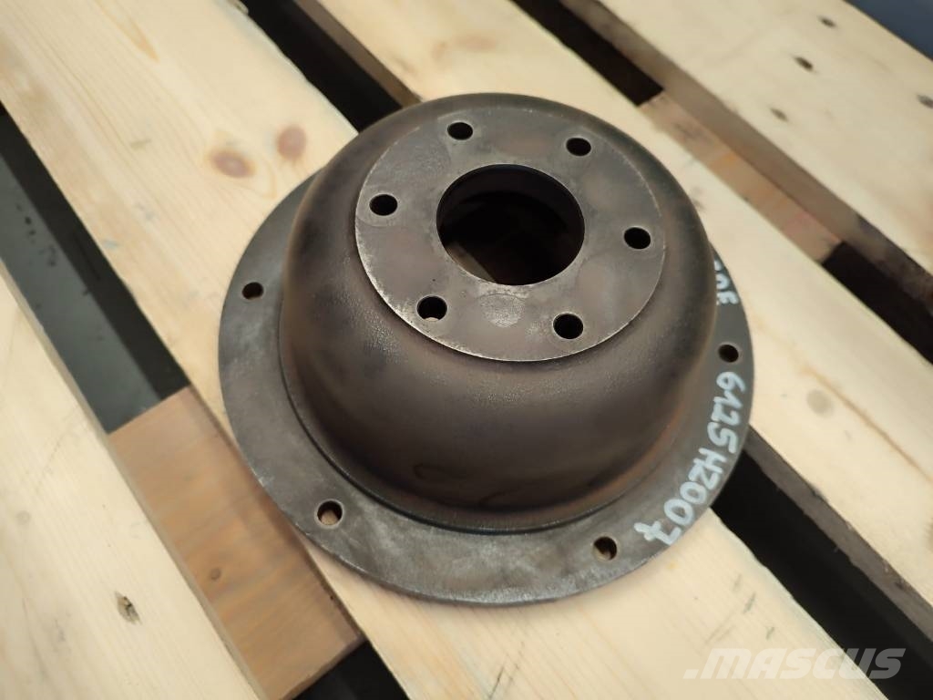 John Deere Fan hub Z81979 of the JOHN DEERE 6125HZ007 engine Mootorid