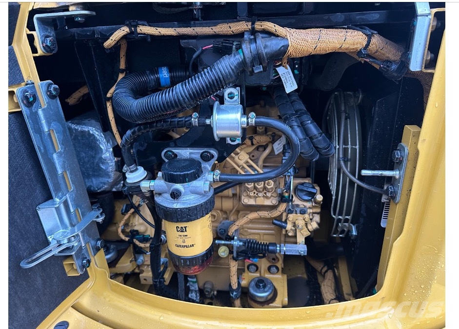 CAT 302.7 CR حفارات صغيرة أقل من 7 طن (حفارات صغيرة)