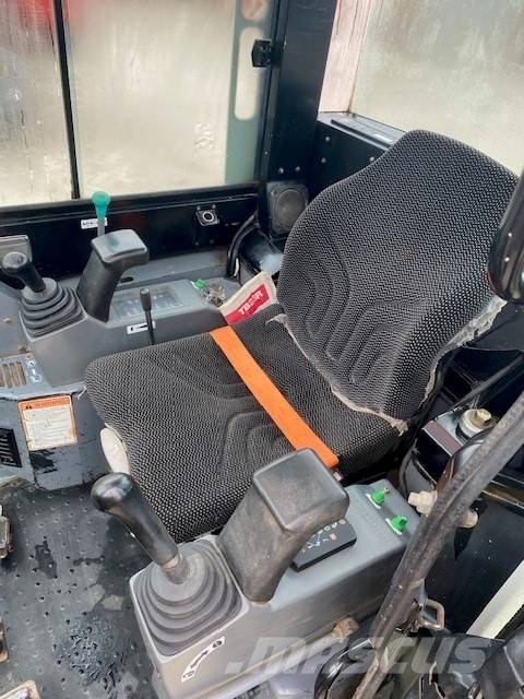 Takeuchi TB 23 R Mini pelle < 7t