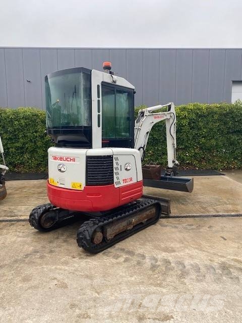 Takeuchi TB 23 R Mini pelle < 7t