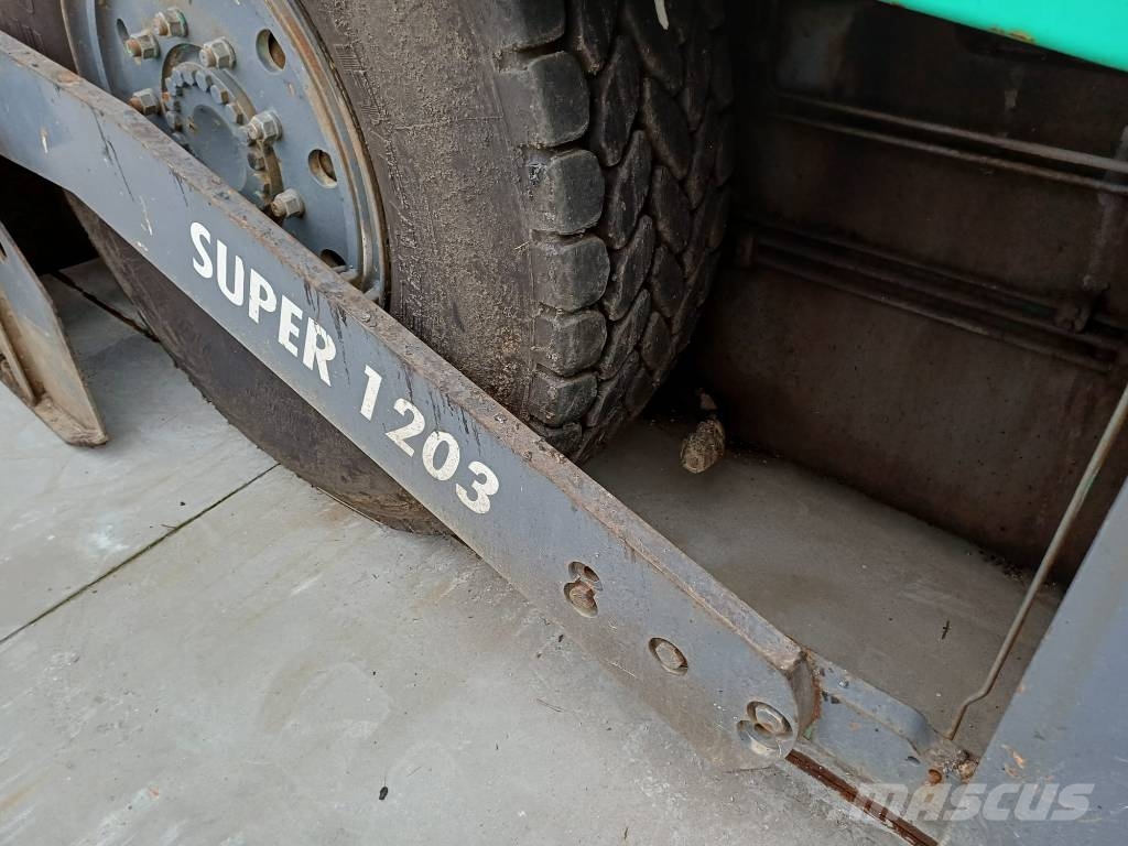 Vögele Super 1203 Asfalto klotuvai