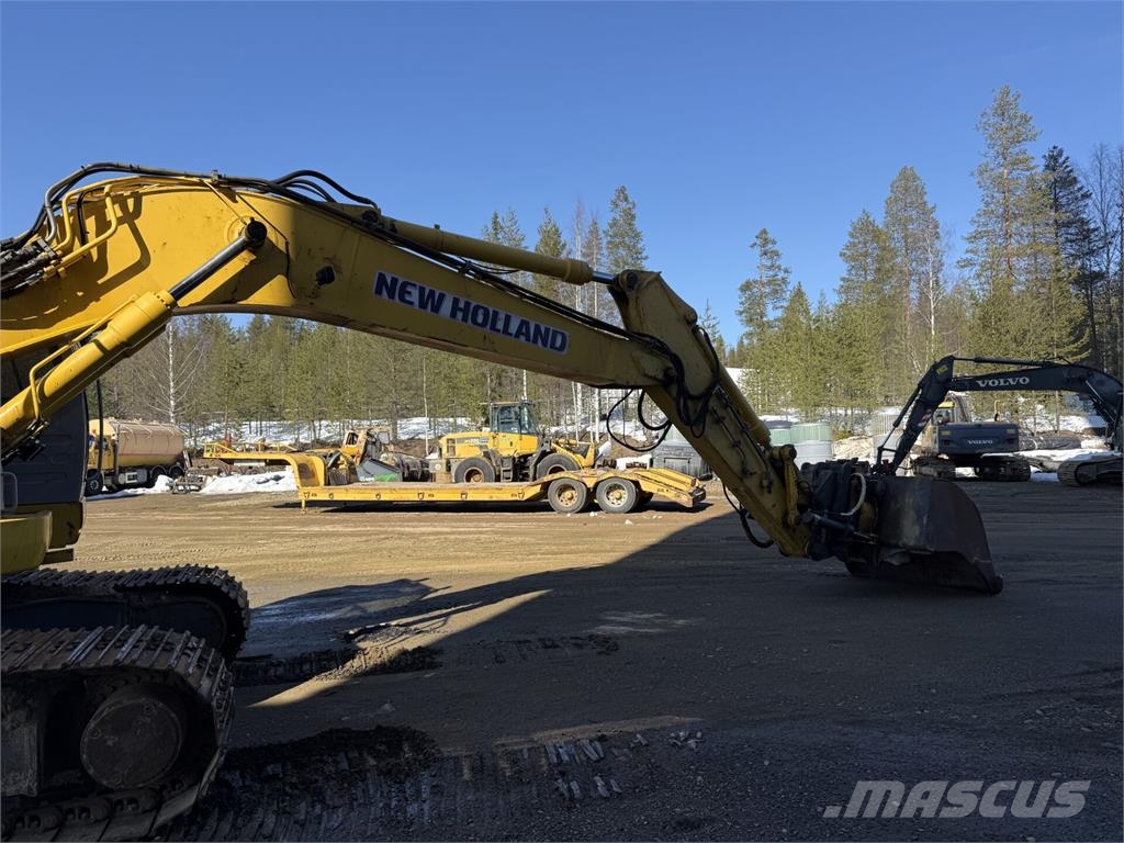 New Holland E235SR Asfalt recyclers