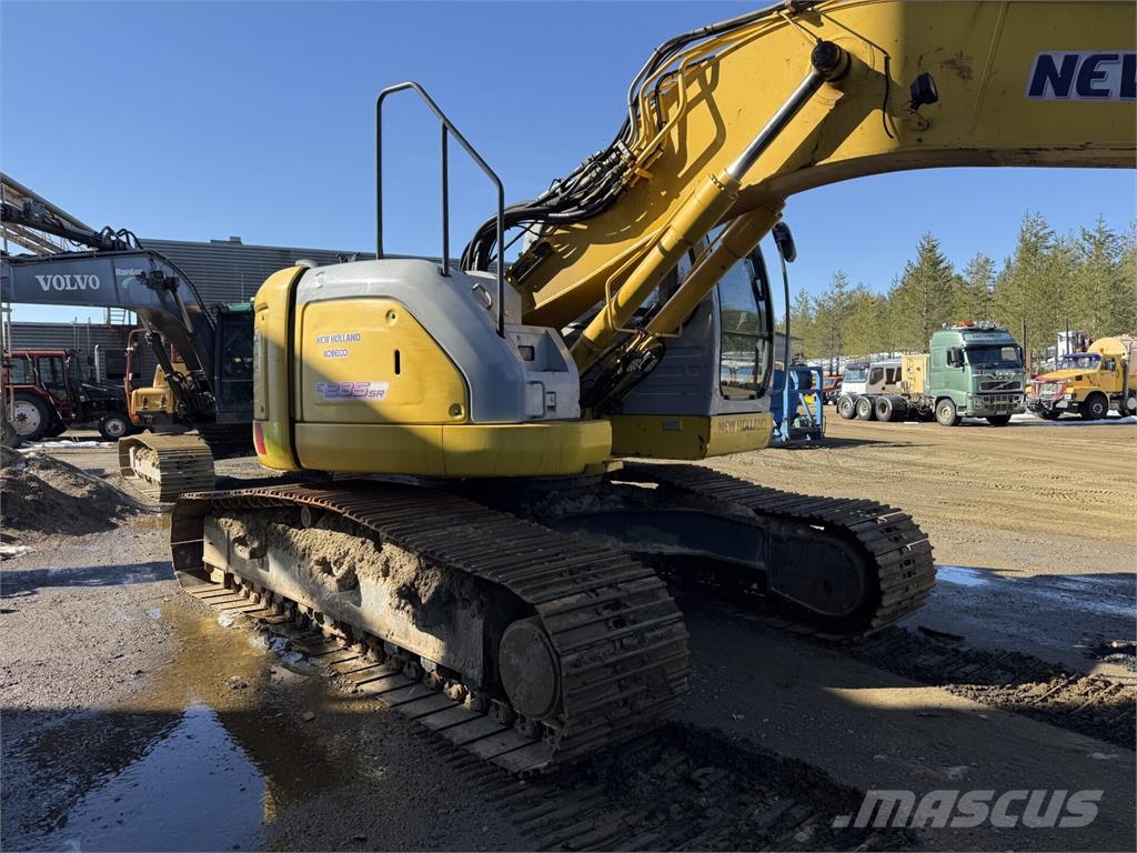 New Holland E235SR Asfalt recyclers