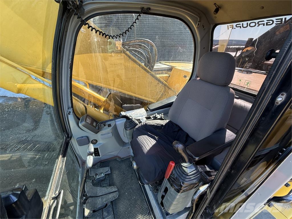 New Holland E235SR Asfalt recyclers