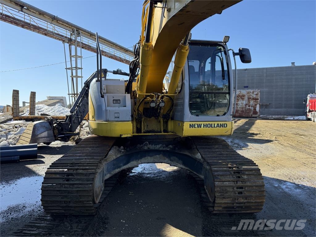 New Holland E235SR Asfalt recyclers