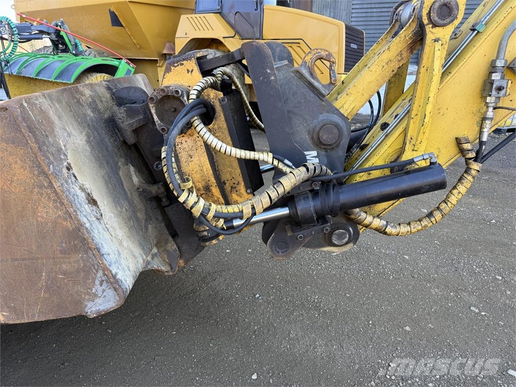 New Holland E235SR Asfalt recyclers