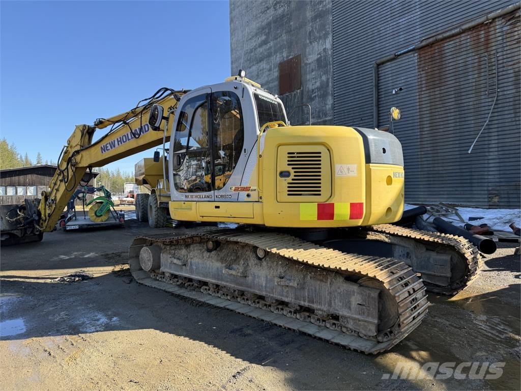 New Holland E235SR Asfalt recyclers