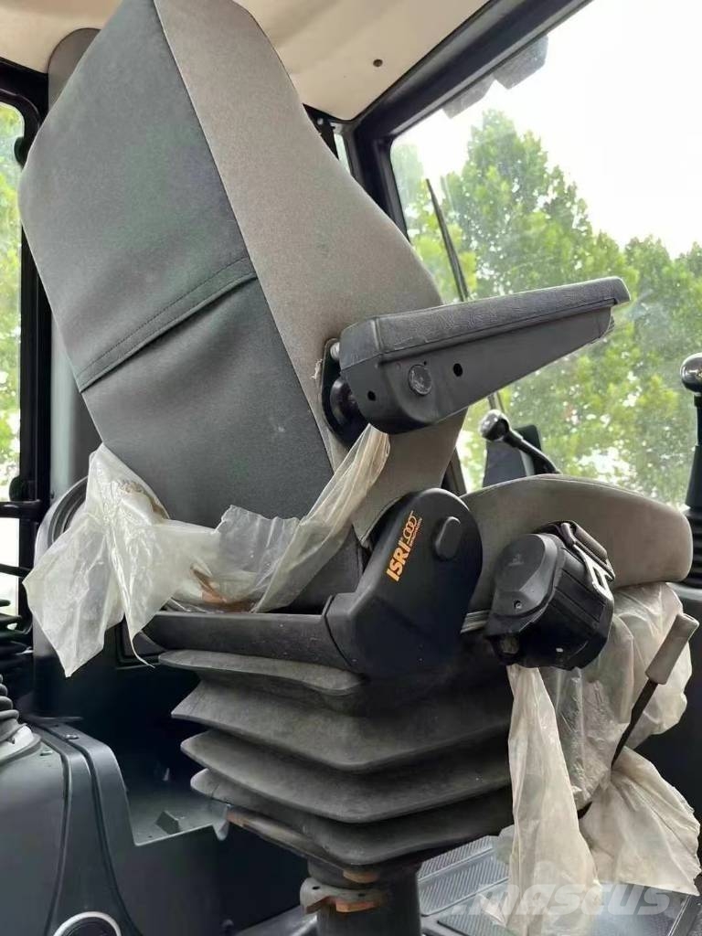 JCB 3 CX Ekskavatori-iekrāvēji