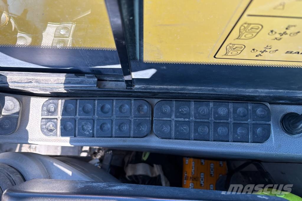 JCB Hydradig 110W inkl 3 skopor och Palmse kärra Hjulgrävare