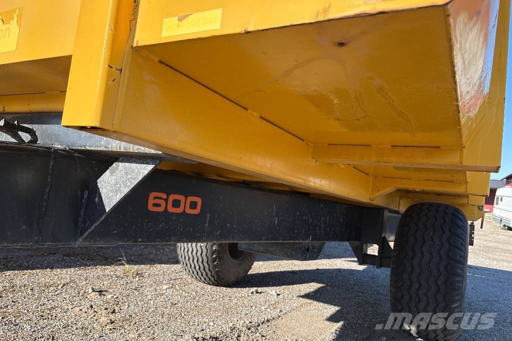 JCB Hydradig 110W inkl 3 skopor och Palmse kärra Hjulgrävare