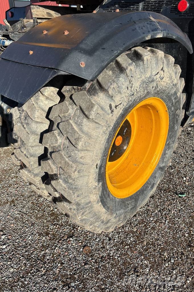 JCB Hydradig 110W inkl 3 skopor och Palmse kärra Hjulgrävare
