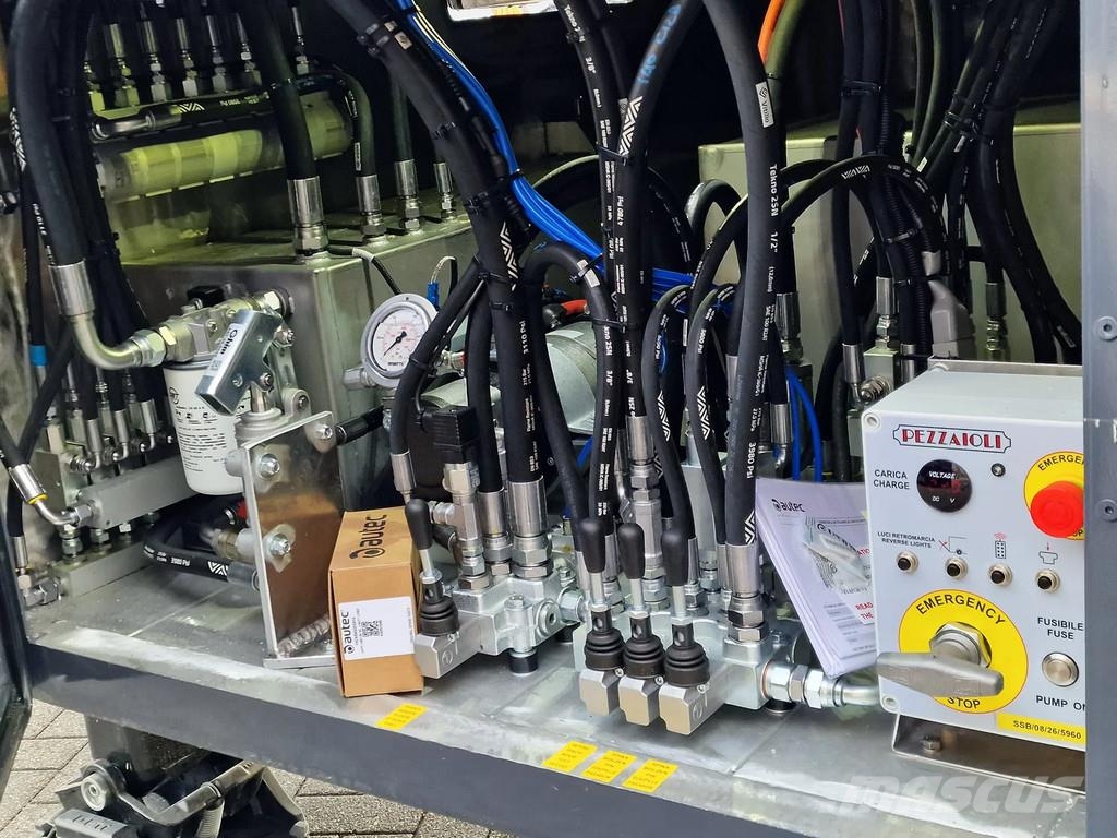 Pezzaioli NEW - 3 stock livestock - Water & Ventilation - St Dzīvnieku transportēšanas piekabes