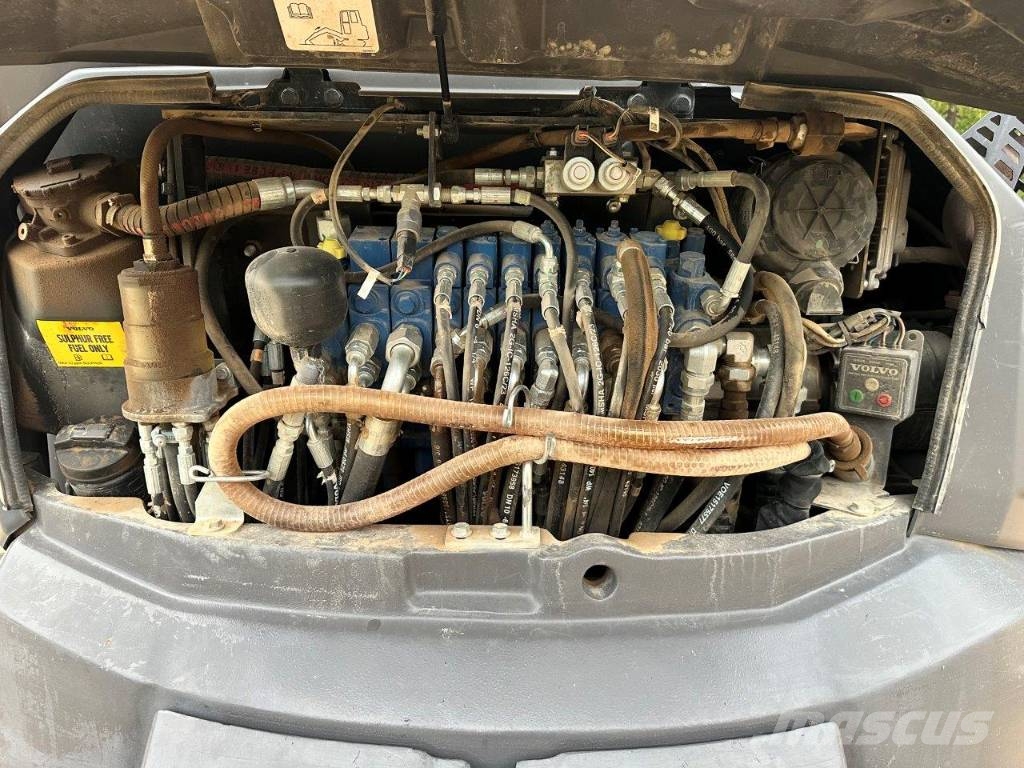 Volvo ECR 58 F 小型挖土機/掘鑿機<7t(小型挖掘機)
