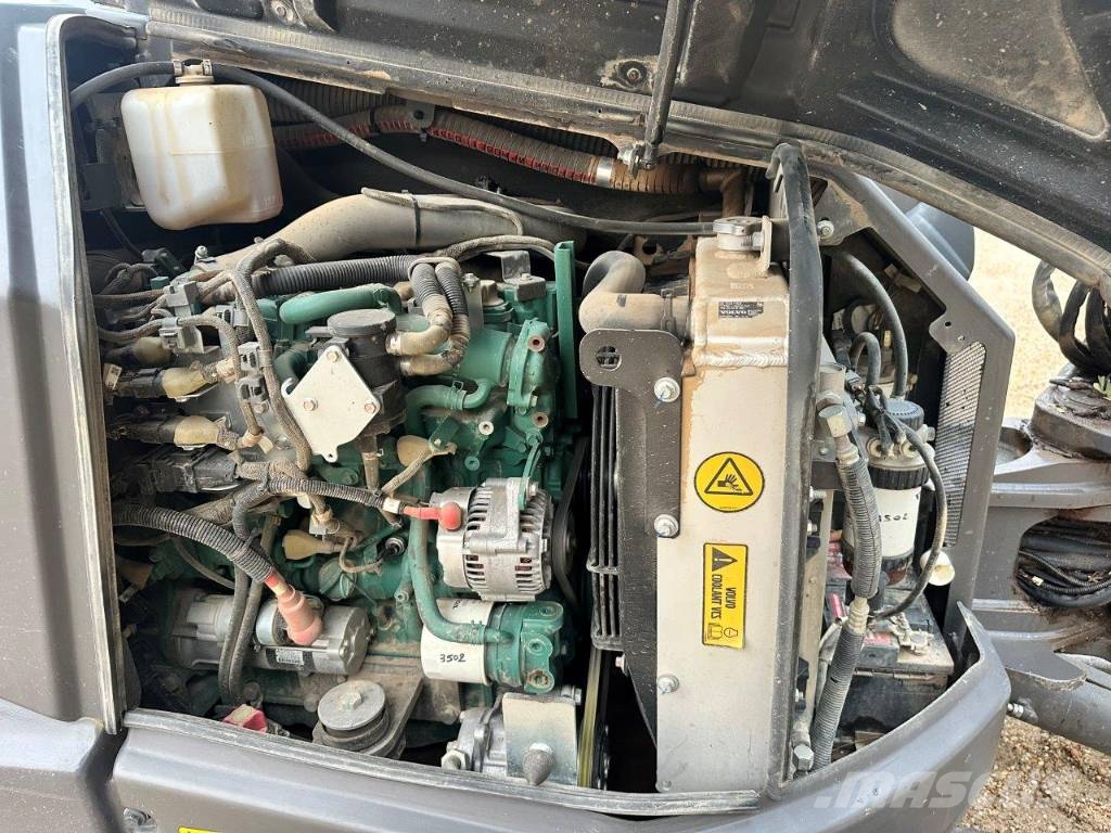 Volvo ECR 58 F 小型挖土機/掘鑿機<7t(小型挖掘機)