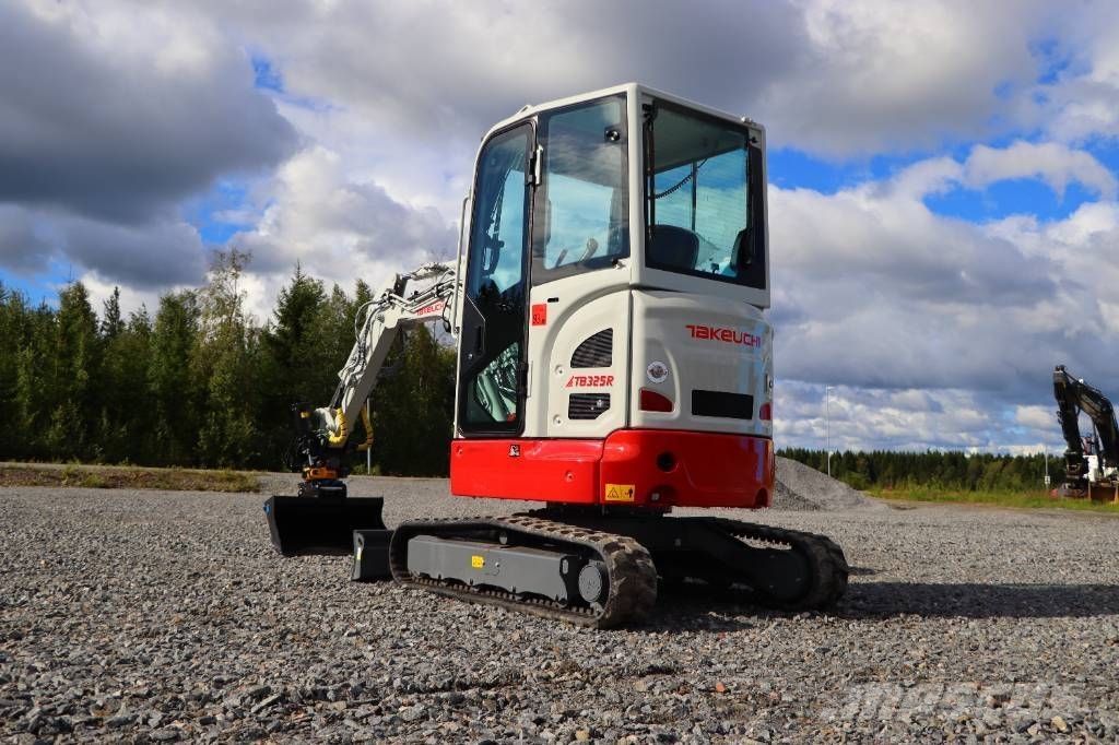 Takeuchi TB325R Minigraafmachines < 7t