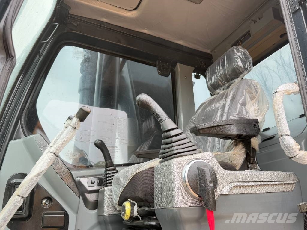 Hyundai 305-9T حفارات زحافة
