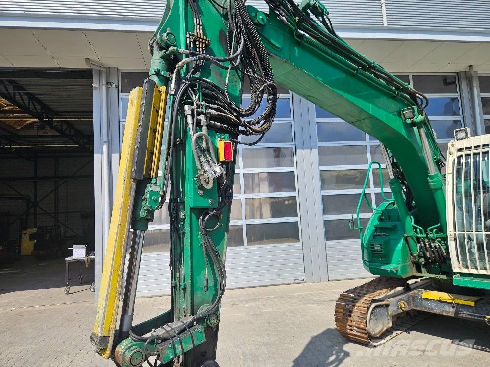 Hitachi ZX135US 履带挖掘机