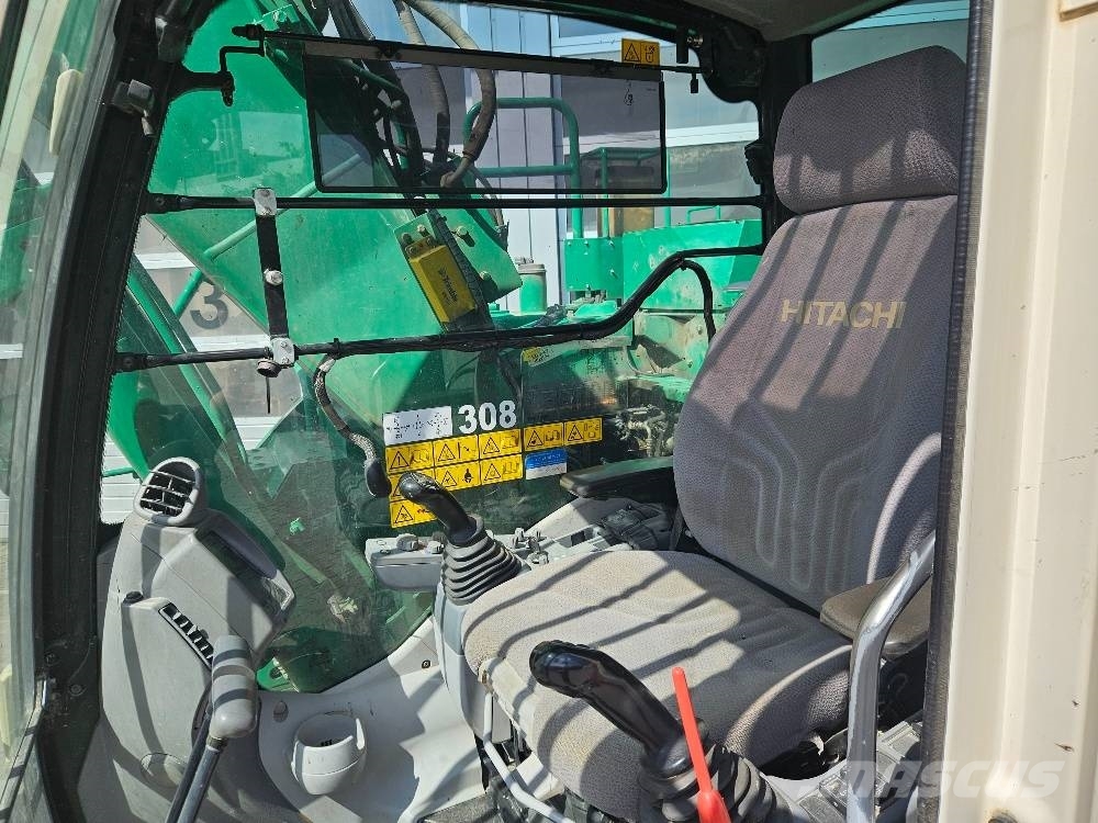 Hitachi ZX135US 履带挖掘机