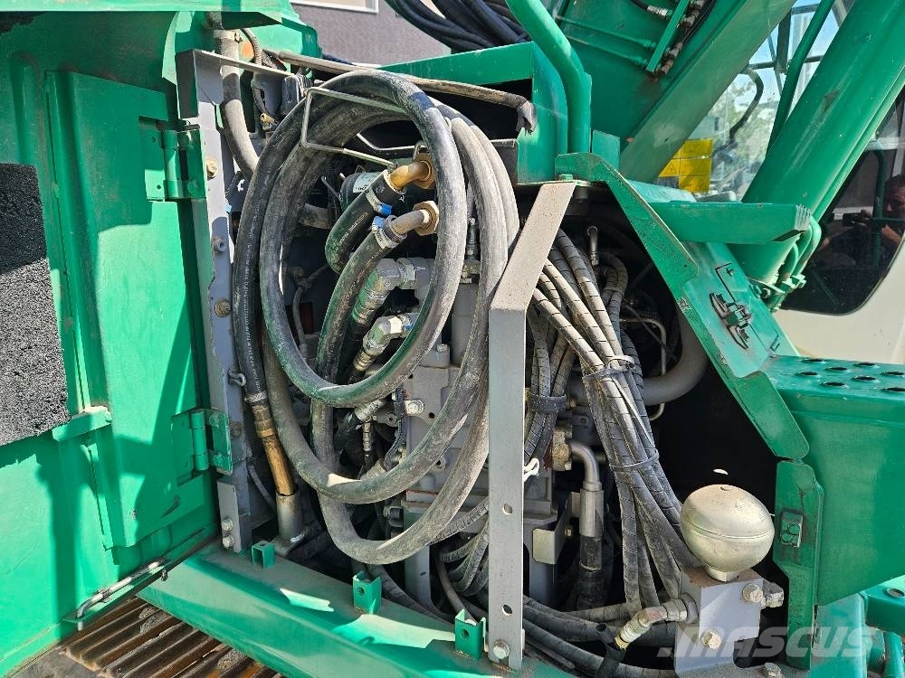 Hitachi ZX135US 履带挖掘机