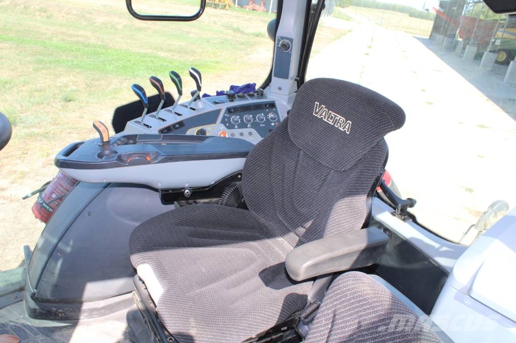 Valtra T 234 Traktorok