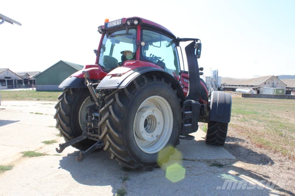 Valtra T 234 Traktorok