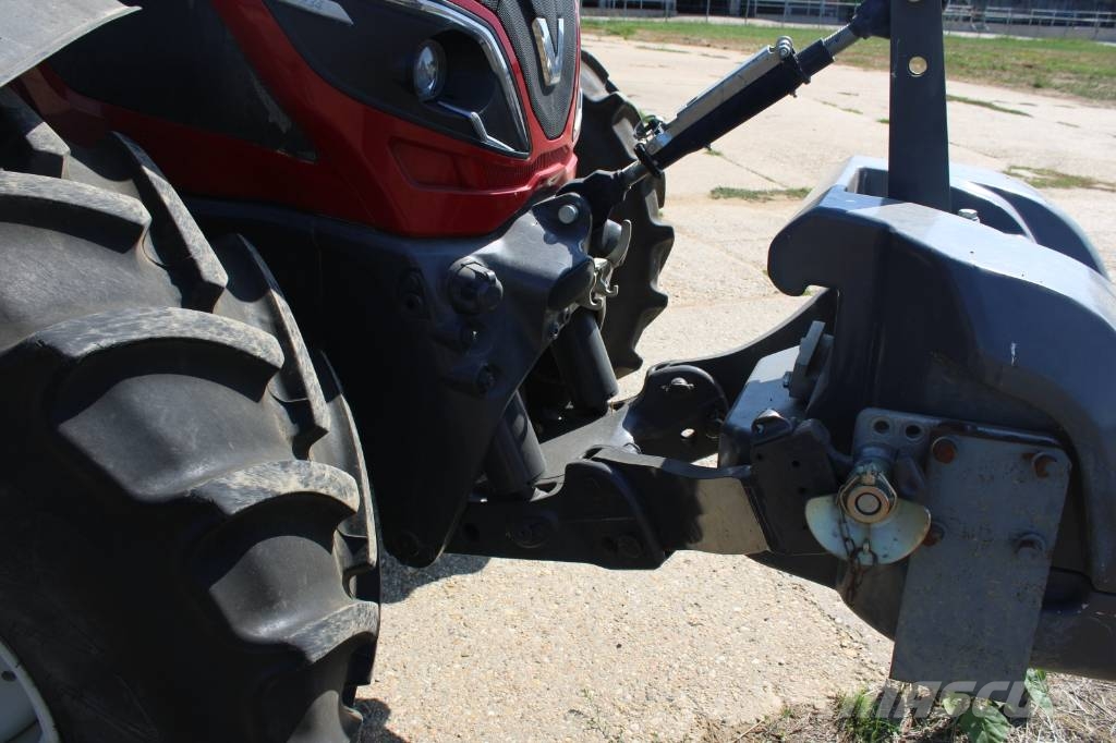 Valtra T 234 Traktorok