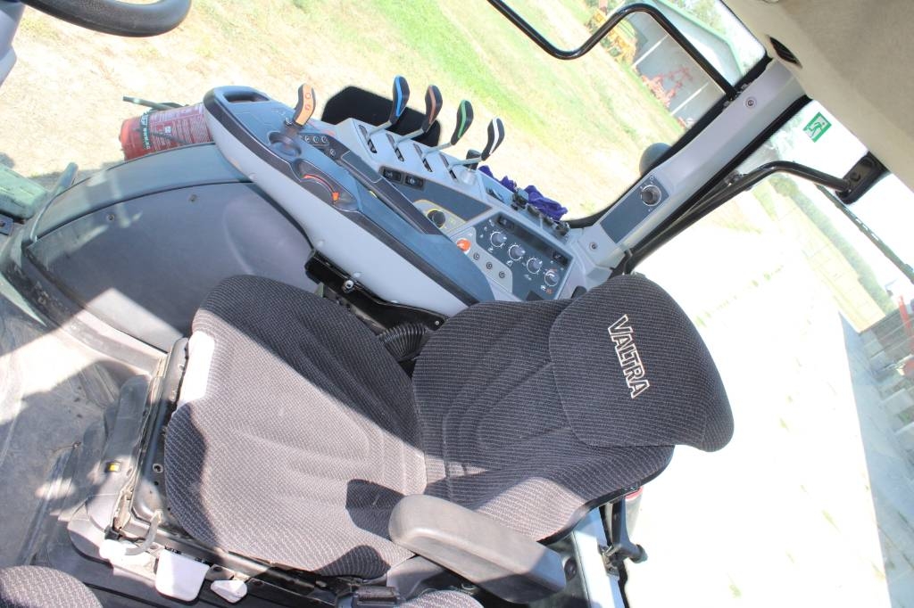 Valtra T 234 Traktorok