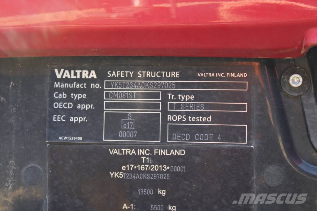 Valtra T 234 Traktorok
