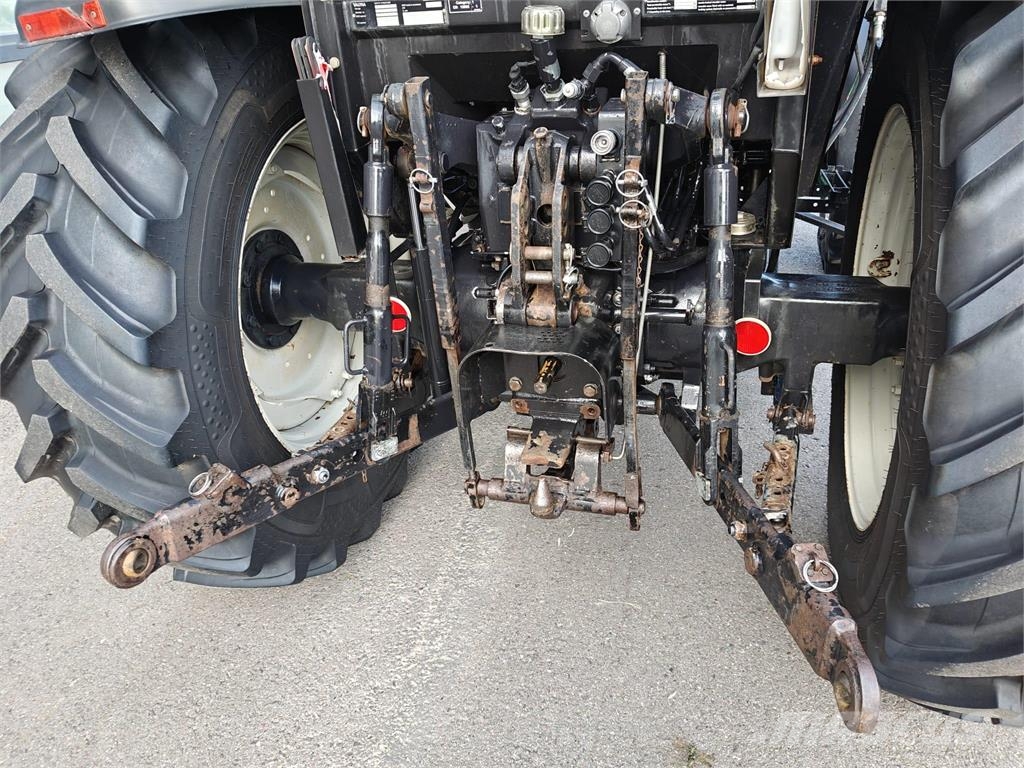 Valtra A92 Tractores