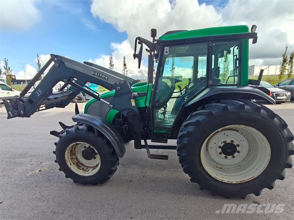 Valtra A92 Tractores