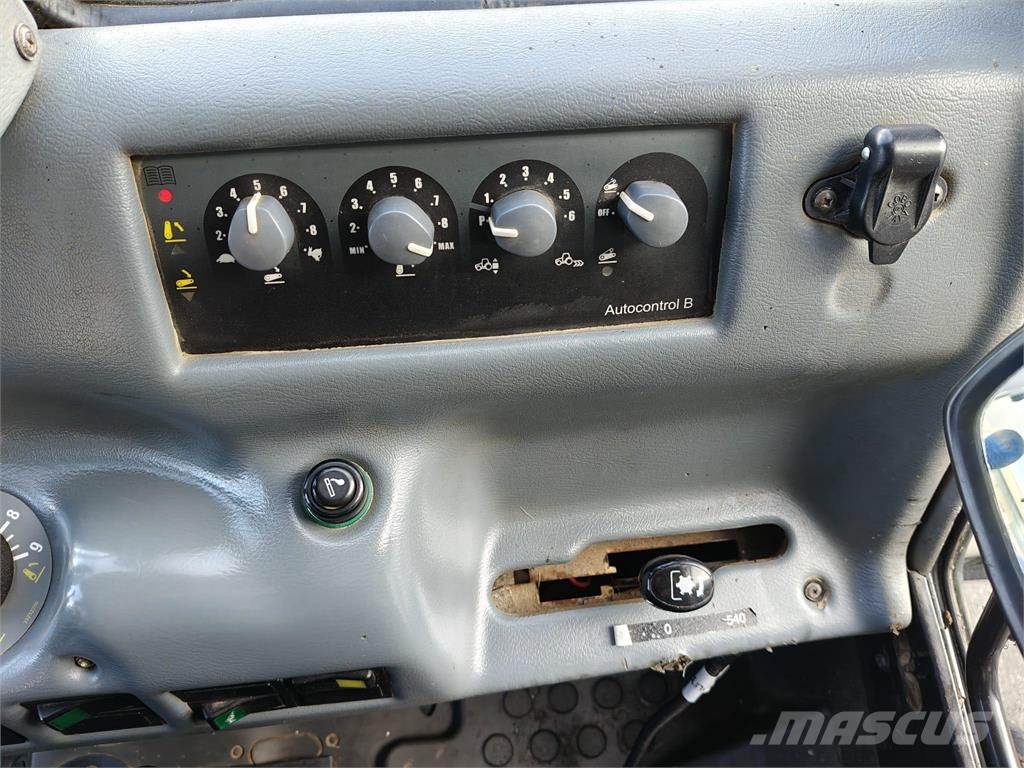 Valtra A92 Tractores