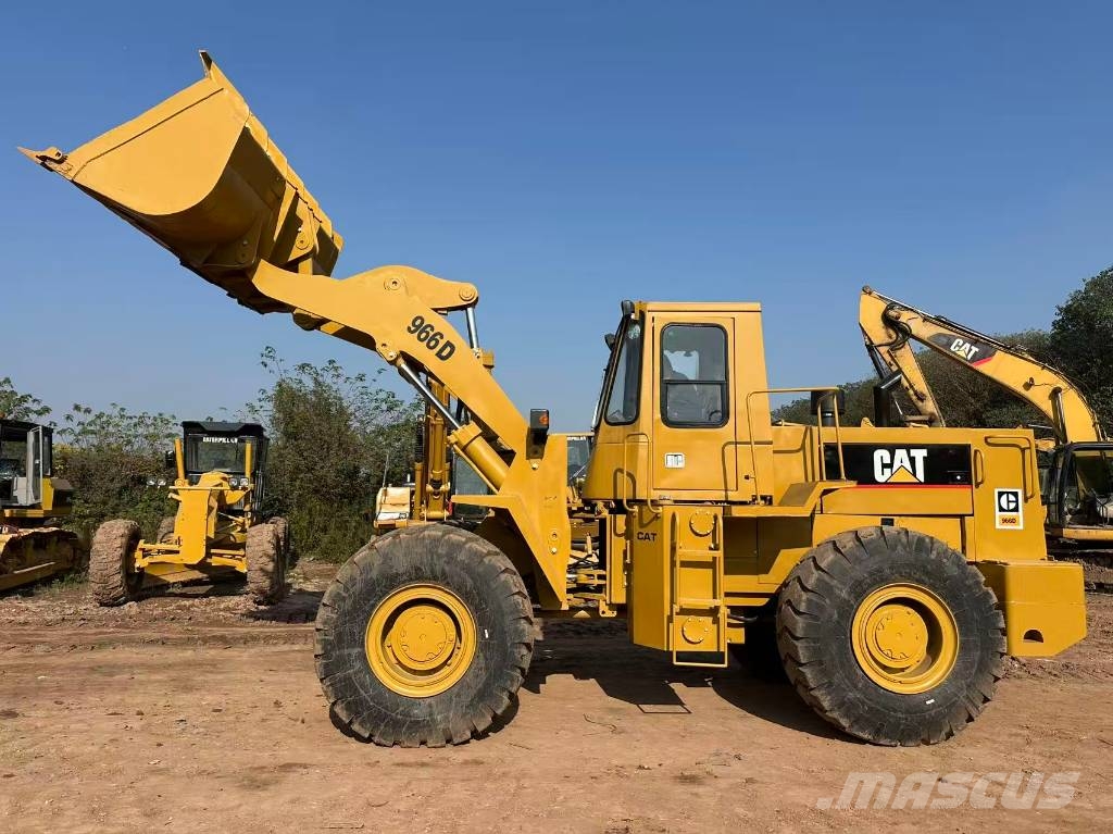 CAT 966D Wielladers