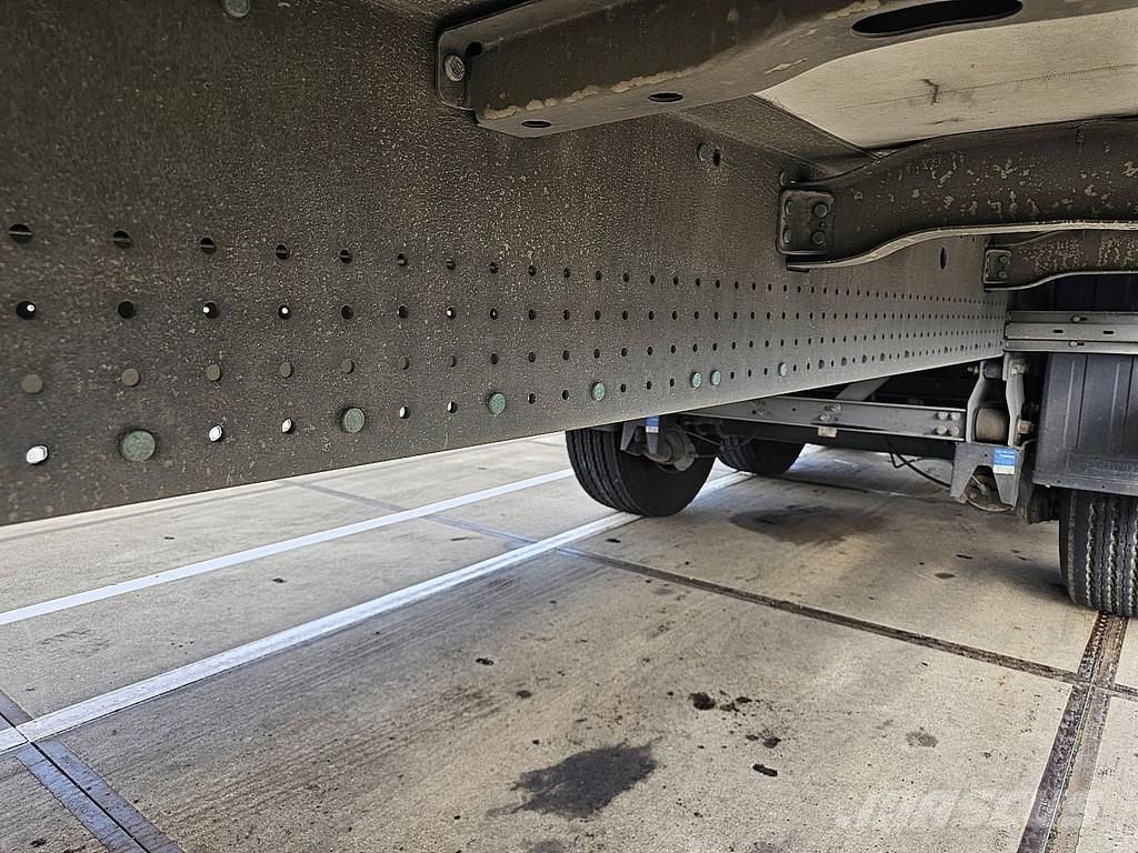 Schmitz Cargobull SCB*S3B ALCOA'S LIFT AXLE LIKE NEW Lettisolert skaptrailer