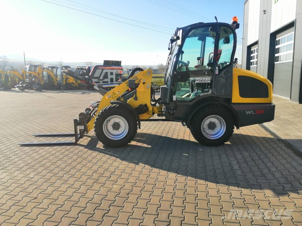 Wacker Neuson WL38 لوادر بعجل