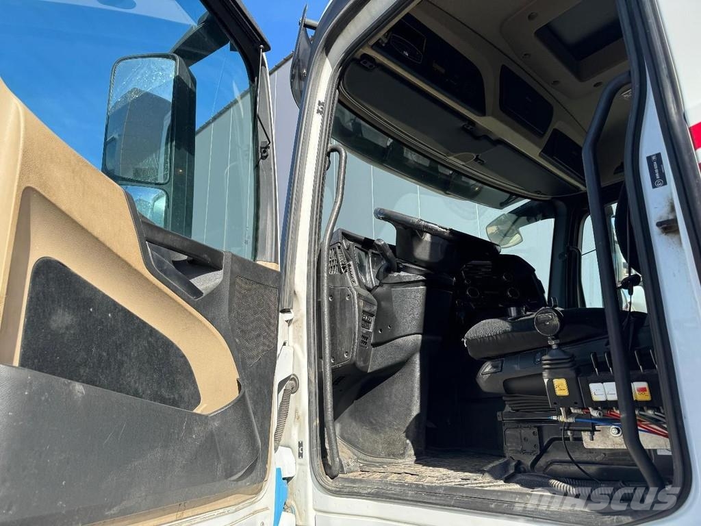Mercedes-Benz Actros 3553 8X2 EURO 6 + HYVA HOOKLIFT Abrollkipper